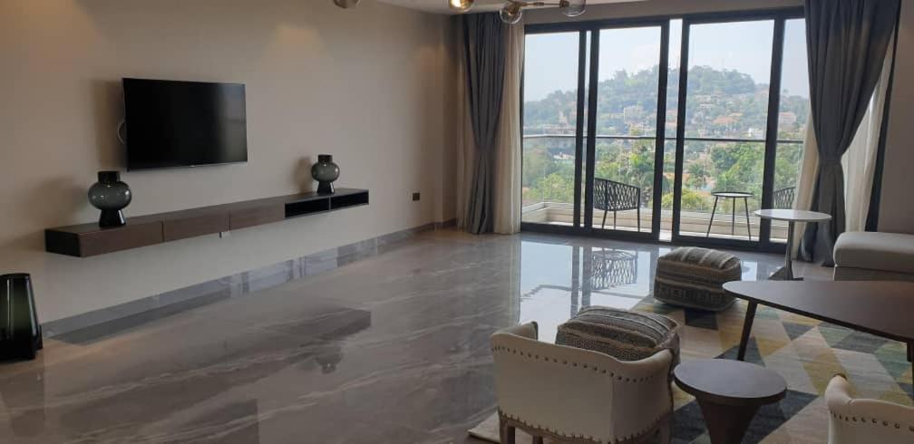 Zara Garden Hotel And Apartments Кампала Екстериор снимка