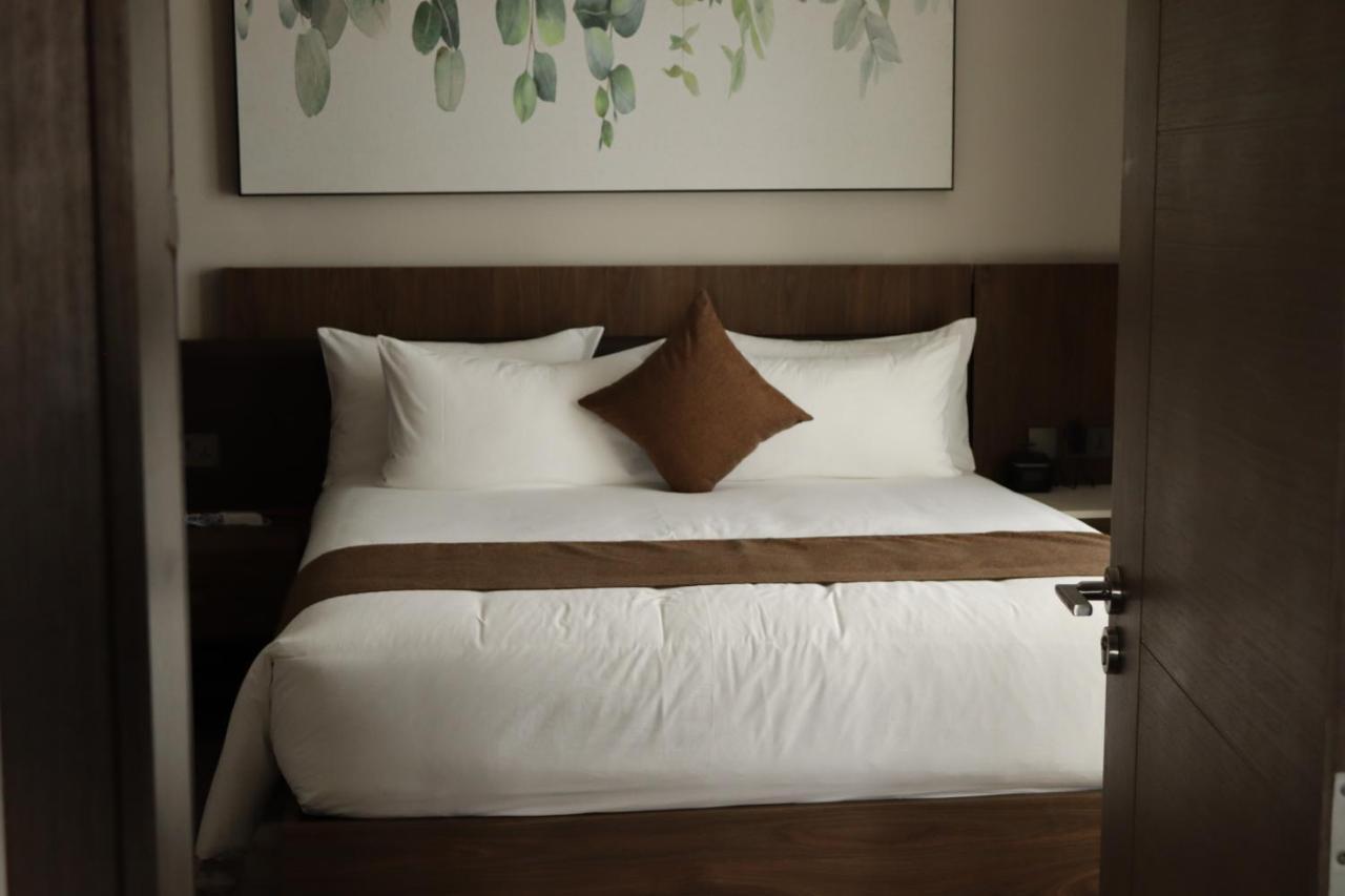 Zara Garden Hotel And Apartments Кампала Екстериор снимка