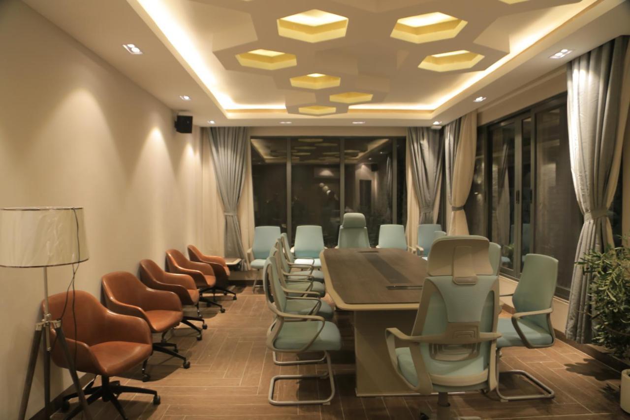 Zara Garden Hotel And Apartments Кампала Екстериор снимка