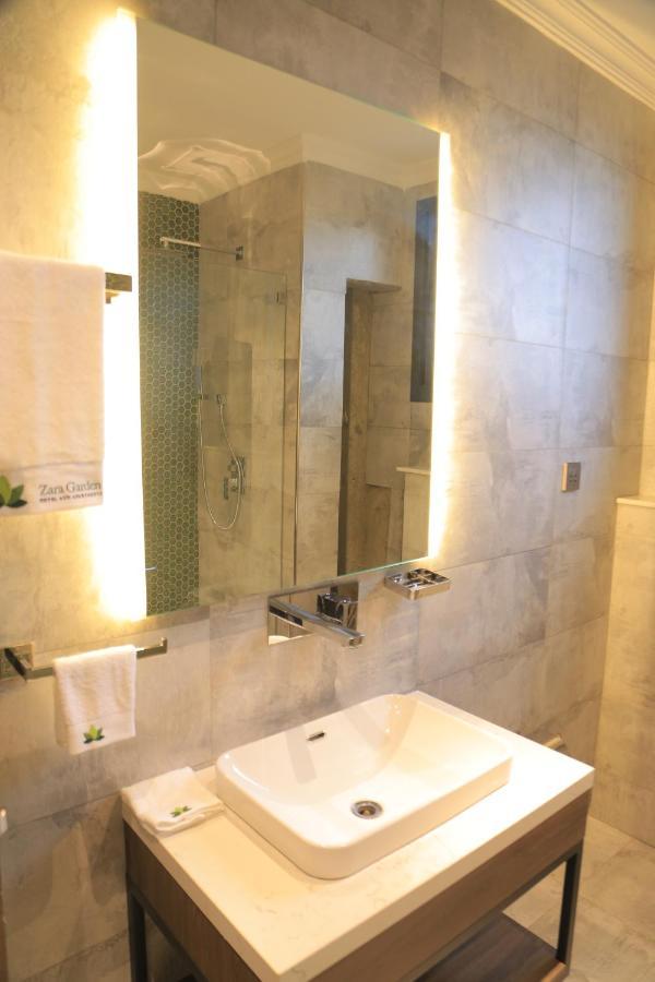 Zara Garden Hotel And Apartments Кампала Екстериор снимка